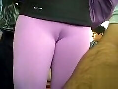 Spandex chick on the train has great cameltoe