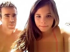 hacked swimmingpool webcam couple jouant l'un avec l'autre partie 01