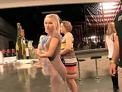 Fille veux juste avoir du plaisir!