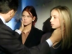 Magnifique teen coquines en hot anal trio Magnifique teen coquines en hot anal trio