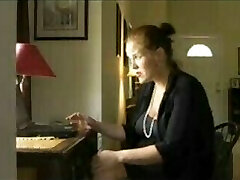 Voyuer: Mom finds son-in-law's porn
