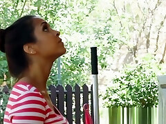 beau trio avec belle-mère, femme de ménage