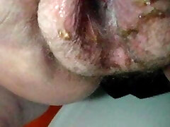 بسیار قدیمی, شاشیدن