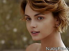 superbe rousse taquine avec ses seins naturels et sa chatte douce superbe rousse taquine avec ses seins naturels et sa chatte douce