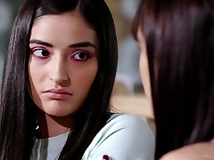 emily willis a premier lesbienne expérience avec experienced stepmom emily willis a premier lesbienne expérience avec experienced stepmom