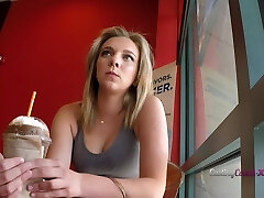 une fille vive en string caresse sa chatte avec un vibromasseur puis se fait défoncer une fille vive en string caresse sa chatte avec un vibromasseur puis se fait défoncer