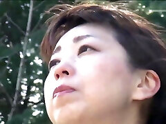 fille de bureau mangeant le déjeuner 007 fille de bureau mangeant le déjeuner 007