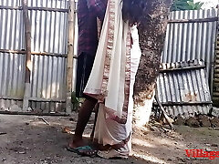 Outdoor Poke By Local Sonali Bhabi ( Official Video By Villagesex91 )