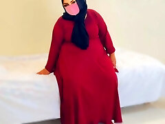 трахаю пухленькую тещу-мусульманку в красной парандже и хиджабе (часть-2)