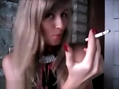 Smoking beauty teen