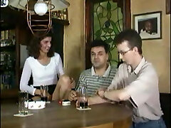 kinky fisting dans un pub allemand