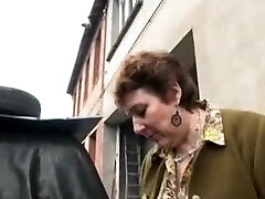 Mature Plumper pays mechanics