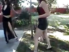 trois Maîtresses - Bizarres Et une Grave Humiliation