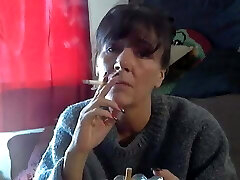 mom smokes cork