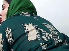 Horny Egyptian Stepmom Fucks Her 18 Years Old Stepson