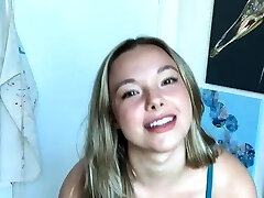 Hot amateur teen in a private flash jerking with a dildo