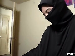 گابریلا لوپز-دختر جدید مدرسه شکاف