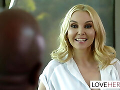 aaliyah amour interracial footjob entrevue avec le nouveau patron