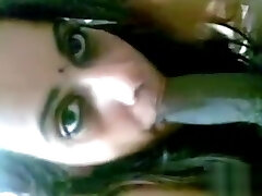 Indian Bhabhi Ke Chudai Hotel ke Pub Me