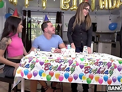 putain de génial anniversaire de la fête avec affamés de bites beauté holly hendrix