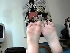 Hot Emo Woman Worships Clothes and Her Toes