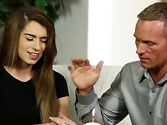 die faszinierendsten babes der stadt reiten zusammen die steifen schwänze