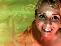 A nice blowage in the SPA pool with a nice final anal invasion