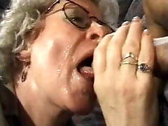 Older woman sucks man - vintage French flick