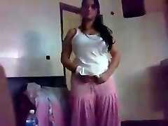 Egyptian super-bitch fucked with a big cock