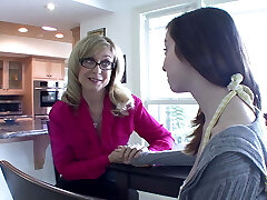 Slow, sensuous and precise &ndash; Nina Hartley has lesbian sex in 69 position