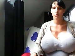 Webcam Girl with bg Boobs