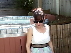 Good solo scene by a smutty mom lovin’ herself at the pool