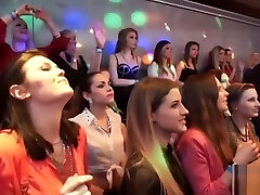 लड़कियों को एक पार्टी में पर,