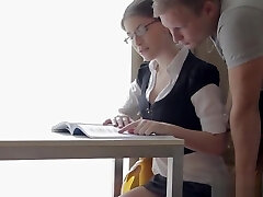 درس خوان, دخترک معصوم, خروس بزرگ, عینک