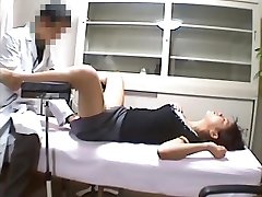 Oriental gadget is getting hardly fucked on the clinic spy webcam