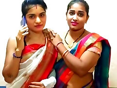 Chachi ne Bhatija ko Smartphone Karke Bolwaya Fir Dono Chachiyon ne Mil ke Chudwaya With Hindi Audio