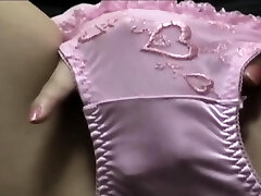 Japanese hottie masturbating