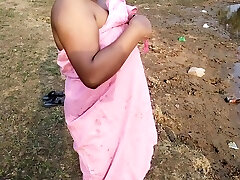 Hot Desi Sexy Girl Having Fun Here With Village Boyfriend Taking Bathtub On Sea