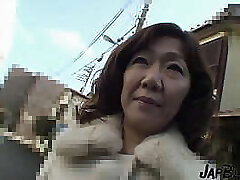 Japanese Milf Receiving The Cum In Her Pussy