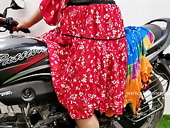 Indian girlfriend has outdoor sex with lover &ndash; pussy fucking with beau