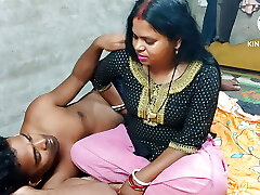 chachi ko bhatija ne nanga karke choda