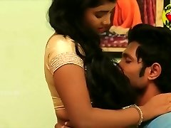 Navel romance - newly married duo