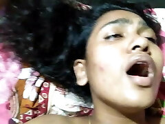 réaction de fille de collège anal