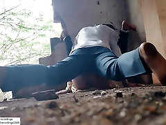 Telugu lovers -out Dore poking in Dialopted building beside N H road