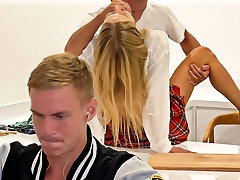 Californiababe is cheating her cuckold boyfriend behind his back