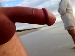 erección pública cfnm beach encuentro entre dama y hombre exhibicionista