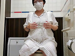 A married woman who milks while holding her voice