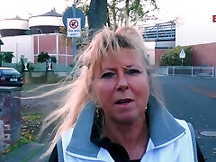 pareja madura alemana al lado prueba un casting ffm de trío amateur