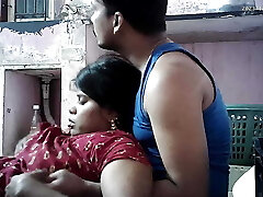 Indian house wife lips kissing caboose