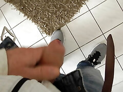 Secret spectator - Juiced while urinating!